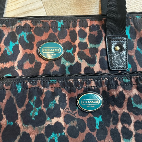 Coach GETAWAY OCELOT PRINT PACKABLE WEEKENDER - Picture 4 of 8